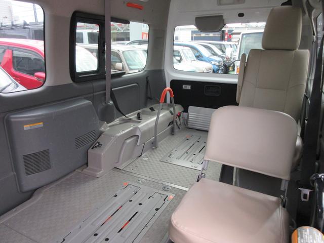 NV350キャラバンバン 福祉車輌 バックカメラ スライドドア 電動格納ミラー AT CD エアコン パワーウィンドウ 運転席エアバッグ 助手席エアバッグ(28枚目)
