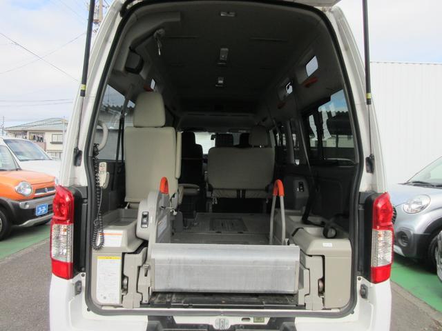 NV350キャラバンバン 福祉車輌 バックカメラ スライドドア 電動格納ミラー AT CD エアコン パワーウィンドウ 運転席エアバッグ 助手席エアバッグ(32枚目)