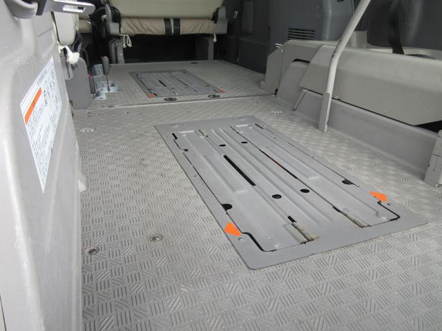 NV350キャラバンバン 福祉車輌 バックカメラ スライドドア 電動格納ミラー AT CD エアコン パワーウィンドウ 運転席エアバッグ 助手席エアバッグ(42枚目)