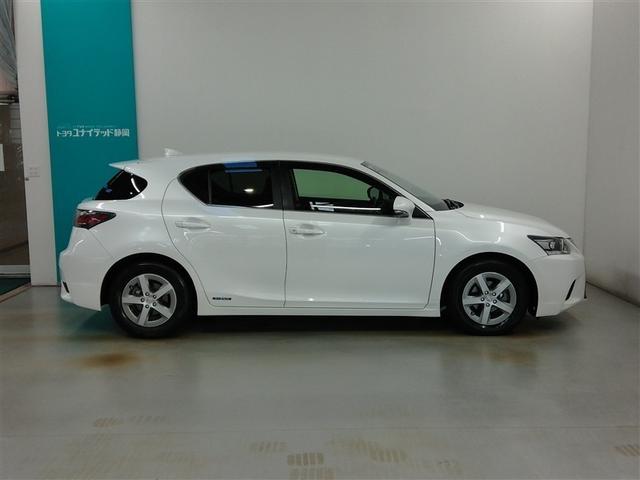 ＣＴ ＣＴ２００ｈ　ハイブリッド　ワンオーナー　安全装備　横滑り防止機能　ＡＢＳ　エアバッグ　盗難防止装置　バックカメラ　ＥＴＣ　ミュージックプレイヤー接続可　ＣＤ　スマートキー　キーレス　フル装備　アルミホイール（3枚目）