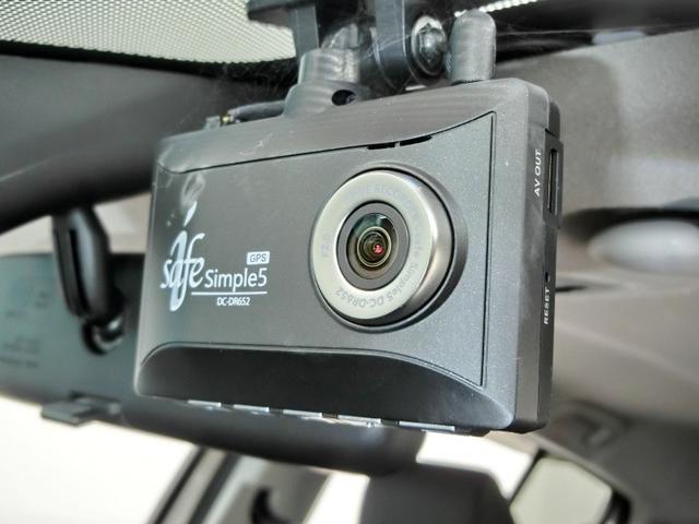 アクア Ｇ　ハイブリッド　ワンオーナー　展示・試乗車　安全装備　衝突被害軽減システム　横滑り防止機能　ＡＢＳ　エアバッグ　オートクルーズコントロール　盗難防止装置　バックカメラ　ＥＴＣ　ドラレコ　スマートキー（4枚目）