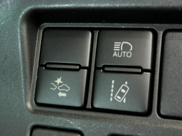 ノア ハイブリッドG ハイブリッド ワンオーナー 衝突被害軽減システム 横滑り防止機能 ABS エアバッグ オートクルーズコントロール 盗難防止装置 バックカメラ ETC ドラレコ ミュージックプレイヤー接続可 CD(5枚目)