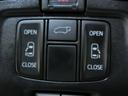 運転席付近のパワースライドドアの操作スイッチです。