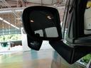 ドアミラーは電動格納機能もあります。駐車する際にこの機能があると大変便利ですね。