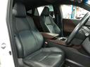 運転席側からの前席ビューです。内装色はブラック系ですので汚れも目立ちにくいです♪