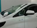 ドアミラーは電動格納機能もあります。駐車する際にこの機能があると大変便利ですね。