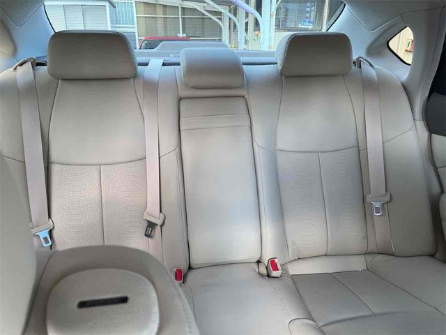 フーガ ３７０ＧＴ　ＥＴＣ　クリアランスソナー　レーンアシスト　オートクルーズコントロール　衝突被害軽減システム　全周囲カメラ　ナビ　アルミホイール　オートライト　ＬＥＤヘッドランプ　ＡＴ　シートエアコン　スマートキー（7枚目）