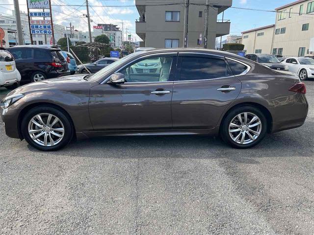 フーガ ３７０ＧＴ　ＥＴＣ　クリアランスソナー　レーンアシスト　オートクルーズコントロール　衝突被害軽減システム　全周囲カメラ　ナビ　アルミホイール　オートライト　ＬＥＤヘッドランプ　ＡＴ　シートエアコン　スマートキー（17枚目）