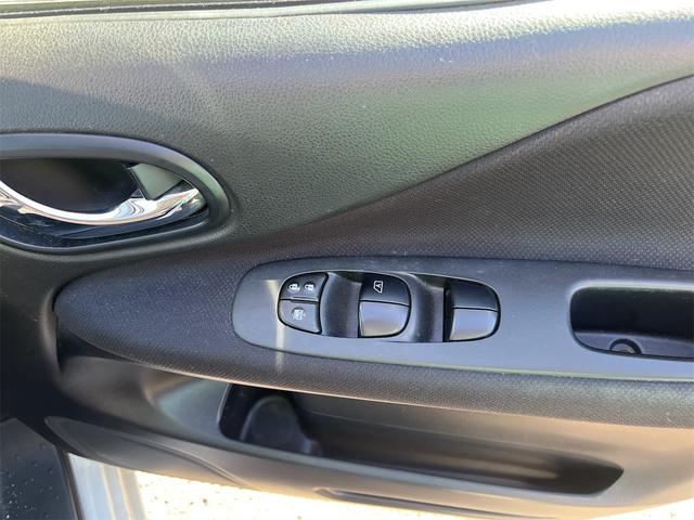 セレナ ハイウェイスター バックカメラ オートクルーズコントロール 両側電動スライドドア スマートキー 電動格納ミラー 後席モニター 3列シート CVT アルミホイール 盗難防止システム 衝突安全ボディ ABS ESC(4枚目)