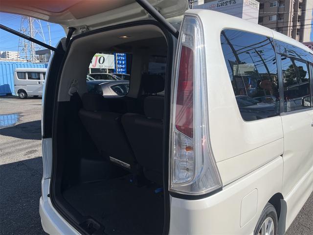 セレナ ハイウェイスター バックカメラ オートクルーズコントロール 両側電動スライドドア スマートキー 電動格納ミラー 後席モニター 3列シート CVT アルミホイール 盗難防止システム 衝突安全ボディ ABS ESC(18枚目)