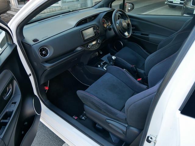 ヴィッツ ＧＲＭＮ　ターボ　スーパーチャージャー　社外メタルクラッチ　ＧＲレコーダー　純正ナビ（3枚目）