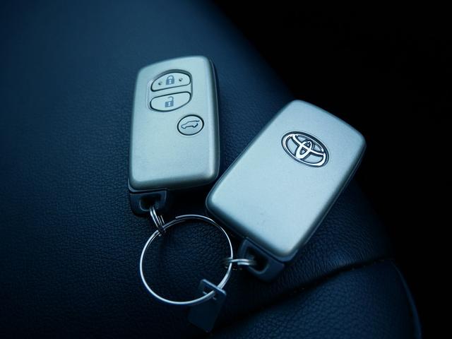 ランドクルーザープラド TX Lパッケージ メーカーナビ フェンダーミラーレス 寒冷地仕様 ETC2.0 クリアランスソナー 1オーナー 禁煙車 LEDヘッドライト ルーフレール 社外17インチアルミ 3列シート(32枚目)