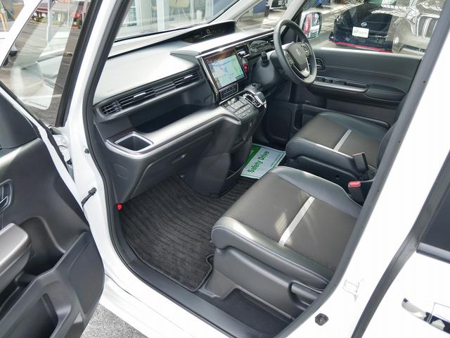 ステップワゴンスパーダ ｅ：ＨＥＶスパーダ　Ｇ・ＥＸ　ホンダセンシング　ｅ：ＨＥＶ　ホンダセンシング　９インチナビ　バックカメラ　両側電動スライドドア　シートヒーター　ＥＴＣ２．０　わくわくゲート　７人乗　スマ－トキ－（4枚目）