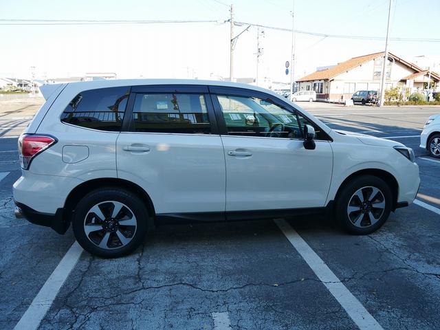 フォレスター 2.0i-L シートヒータ フルタイム4WD LED Aライト オートエアコン 衝突安全ボディ 横滑り防止装置 アイドリングストップ エアバッグ USB 盗難防止システム クルコン(11枚目)