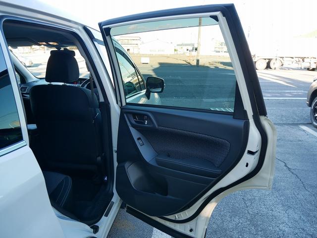 フォレスター 2.0i-L シートヒータ フルタイム4WD LED Aライト オートエアコン 衝突安全ボディ 横滑り防止装置 アイドリングストップ エアバッグ USB 盗難防止システム クルコン(30枚目)