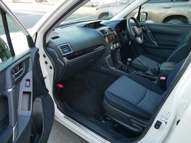 フォレスター 2.0i-L シートヒータ フルタイム4WD LED Aライト オートエアコン 衝突安全ボディ 横滑り防止装置 アイドリングストップ エアバッグ USB 盗難防止システム クルコン(32枚目)