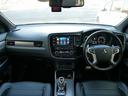 アウトランダーPHEV Sエディション 純正ビルシュタインサスペンション アラウンドビュ-モニタ- 4WD サンルーフ シ-トヒータ- LEDヘッドランプ オ-トマチックハイビ-ム パワーバックドア 記録簿 衝突軽減ブレ-キ ETC 中古車画像_4