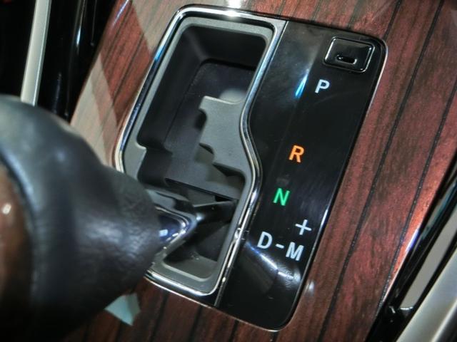 ハリアー プレミアム　ワンオーナー　電動シート　安全装備　横滑り防止機能　ＡＢＳ　エアバッグ　オートクルーズコントロール　盗難防止装置　アイドリングストップ　バックカメラ　ＥＴＣ　ミュージックプレイヤー接続可　ＣＤ（29枚目）