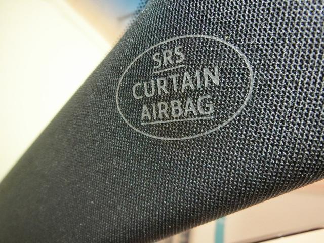 ハリアー プレミアム　サンルーフ　電動シート　安全装備　衝突被害軽減システム　横滑り防止機能　ＡＢＳ　エアバッグ　オートクルーズコントロール　盗難防止装置　アイドリングストップ　バックカメラ　ＥＴＣ　ＣＤ　スマートキー（30枚目）