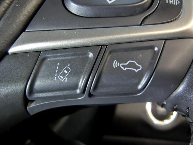 ハリアー プレミアム　サンルーフ　電動シート　安全装備　衝突被害軽減システム　横滑り防止機能　ＡＢＳ　エアバッグ　オートクルーズコントロール　盗難防止装置　アイドリングストップ　バックカメラ　ＥＴＣ　ＣＤ　スマートキー（33枚目）