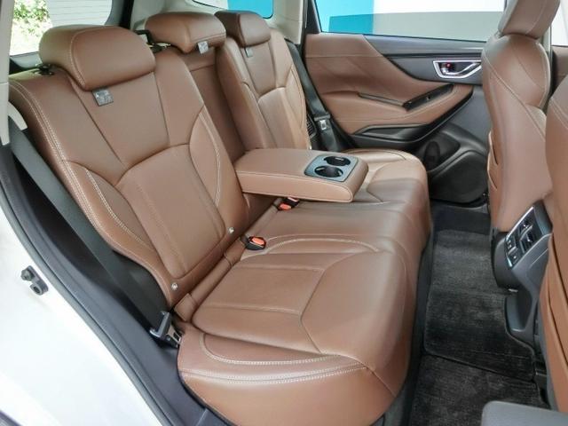 フォレスター アドバンス ハイブリッド ワンオーナー 4WD 革シート 電動シート 安全装備 衝突被害軽減システム 横滑り防止機能 ABS エアバッグ オートクルーズコントロール 盗難防止装置 バックカメラ ETC ドラレコ(9枚目)