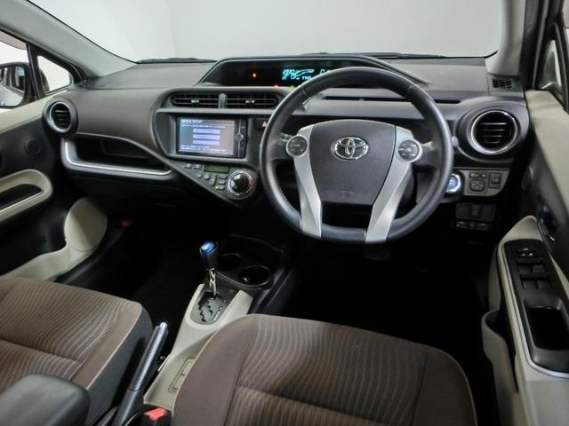 アクア G ハイブリッド 横滑り防止機能 ABS エアバッグ 盗難防止装置 バックカメラ ETC ドラレコ ミュージックプレイヤー接続可 CD スマートキー キーレス フル装備 アルミホイール オートマ(3枚目)