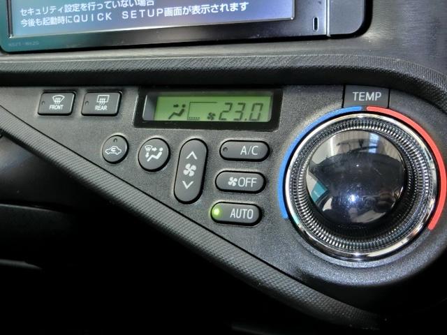 アクア G ハイブリッド 横滑り防止機能 ABS エアバッグ 盗難防止装置 バックカメラ ETC ドラレコ ミュージックプレイヤー接続可 CD スマートキー キーレス フル装備 アルミホイール オートマ(15枚目)