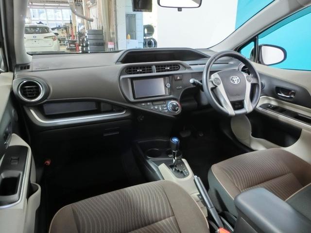 アクア G ハイブリッド 横滑り防止機能 ABS エアバッグ 盗難防止装置 バックカメラ ETC ドラレコ ミュージックプレイヤー接続可 CD スマートキー キーレス フル装備 アルミホイール オートマ(27枚目)