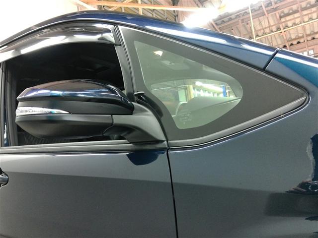 ノア ハイブリッドＳｉ　ハイブリッド　ワンオーナー　衝突被害軽減システム　横滑り防止機能　ＡＢＳ　エアバッグ　オートクルーズコントロール　盗難防止装置　バックカメラ　後席モニター　ＥＴＣ　ドラレコ　ＣＤ　スマートキー（6枚目）