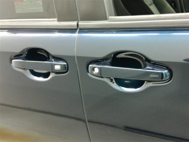 ノア ハイブリッドＳｉ　ハイブリッド　ワンオーナー　衝突被害軽減システム　横滑り防止機能　ＡＢＳ　エアバッグ　オートクルーズコントロール　盗難防止装置　バックカメラ　後席モニター　ＥＴＣ　ドラレコ　ＣＤ　スマートキー（7枚目）