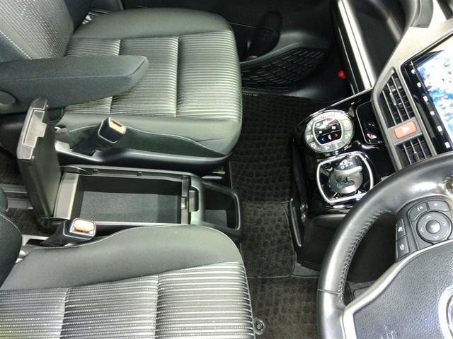 ノア ハイブリッドＳｉ　ハイブリッド　ワンオーナー　衝突被害軽減システム　横滑り防止機能　ＡＢＳ　エアバッグ　オートクルーズコントロール　盗難防止装置　バックカメラ　後席モニター　ＥＴＣ　ドラレコ　ＣＤ　スマートキー（13枚目）