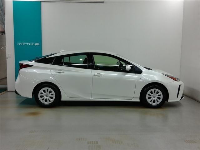 プリウス S ハイブリッド 安全装備 衝突被害軽減システム 横滑り防止機能 ABS エアバッグ オートクルーズコントロール 盗難防止装置 バックカメラ ETC ドラレコ ミュージックプレイヤー接続可 CD キーレス(3枚目)