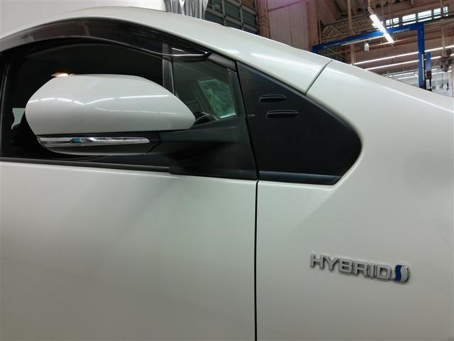 プリウス S ハイブリッド 安全装備 衝突被害軽減システム 横滑り防止機能 ABS エアバッグ オートクルーズコントロール 盗難防止装置 バックカメラ ETC ドラレコ ミュージックプレイヤー接続可 CD キーレス(6枚目)