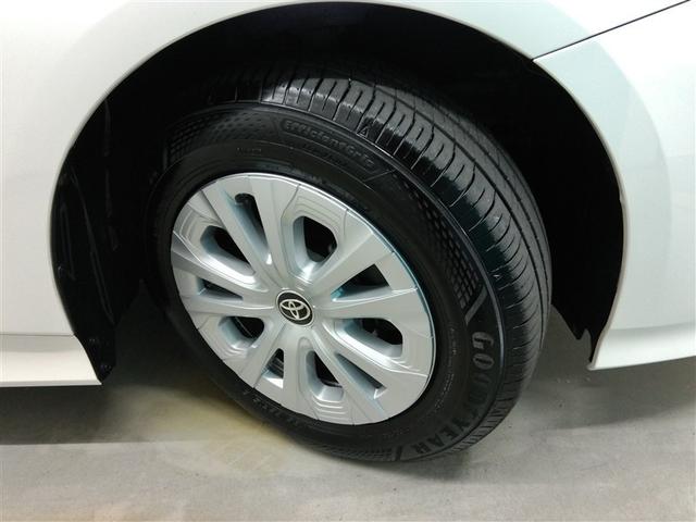 プリウス S ハイブリッド 安全装備 衝突被害軽減システム 横滑り防止機能 ABS エアバッグ オートクルーズコントロール 盗難防止装置 バックカメラ ETC ドラレコ ミュージックプレイヤー接続可 CD キーレス(10枚目)