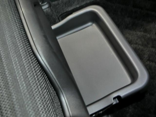 ヤリス Ｚ　安全装備　衝突被害軽減システム　横滑り防止機能　ＡＢＳ　エアバッグ　オートクルーズコントロール　盗難防止装置　ナビ　バックカメラ　ＥＴＣ　ドラレコ　ミュージックプレイヤー接続可　スマートキー　キーレス（13枚目）