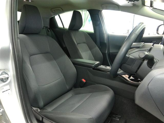 プリウス Ｘ　ハイブリッド　ワンオーナー　安全装備　衝突被害軽減システム　横滑り防止機能　ＡＢＳ　エアバッグ　オートクルーズコントロール　盗難防止装置　バックカメラ　ＥＴＣ　ドラレコ　ミュージックプレイヤー接続可（12枚目）