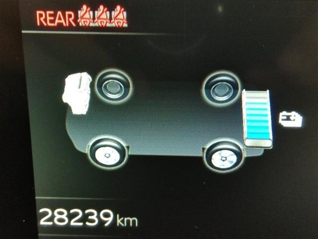 プリウス Ｘ　ハイブリッド　ワンオーナー　安全装備　衝突被害軽減システム　横滑り防止機能　ＡＢＳ　エアバッグ　オートクルーズコントロール　盗難防止装置　バックカメラ　ＥＴＣ　ドラレコ　ミュージックプレイヤー接続可（25枚目）