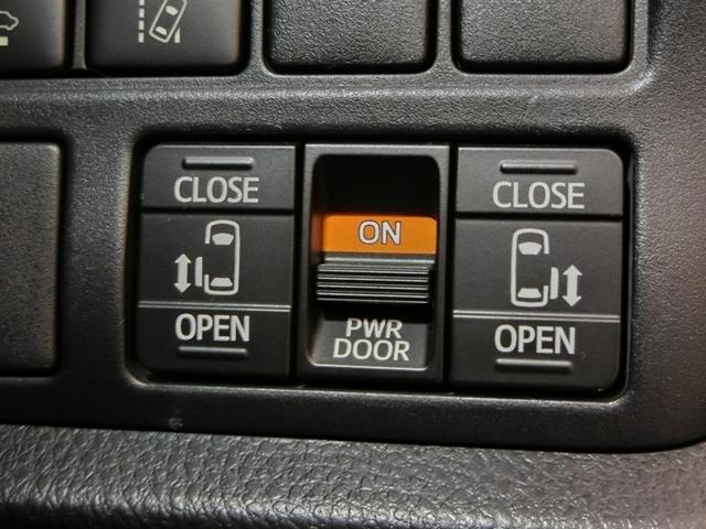 ヴォクシー Ｖ　衝突被害軽減システム　横滑り防止機能　ＡＢＳ　エアバッグ　オートクルーズコントロール　盗難防止装置　アイドリングストップ　バックカメラ　後席モニター　ＥＴＣ　ドラレコ　ミュージックプレイヤー接続可（12枚目）