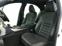 助手席側からの前席ビューです。本革シートが高級感を漂わせますね♪