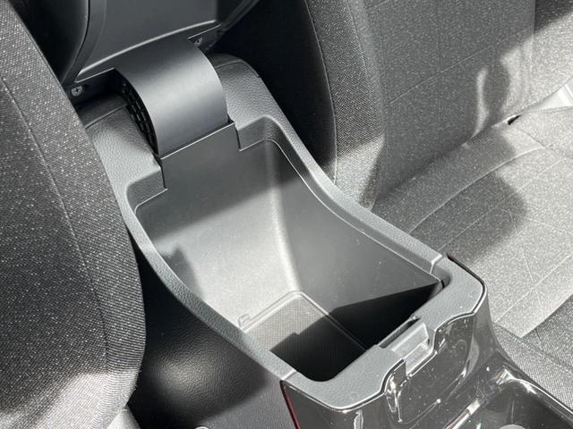 ヴェゼル ｅ：ＨＥＶ　Ｘ　ホンダセンシング　禁煙車　純正ナビ　アダプティブクルーズ　バックカメラ　ＥＴＣ　Ｂｌｕｅｔｏｏｔｈ　フルセグ　ドライブレコーダー　ＬＥＤヘッドライト　ＬＥＤフォグライト（39枚目）
