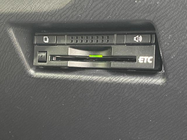 アクア Ｇ　禁煙車　純正ナビ　バックカメラ　ＥＴＣ　Ｂｌｕｅｔｏｏｔｈ　フルセグ　スマートキー　シートヒーター　ＬＥＤヘッドライト　クルーズコントロール　オートライト　革巻きステアリング（7枚目）