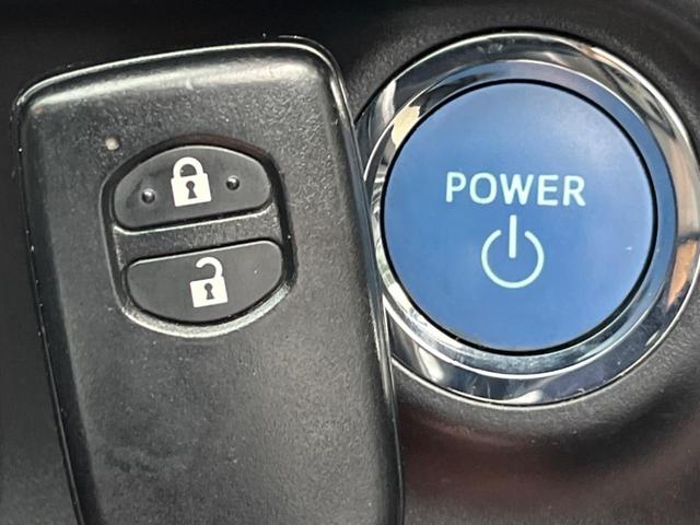 アクア Ｇ　禁煙車　純正ナビ　バックカメラ　ＥＴＣ　Ｂｌｕｅｔｏｏｔｈ　フルセグ　スマートキー　シートヒーター　ＬＥＤヘッドライト　クルーズコントロール　オートライト　革巻きステアリング（8枚目）