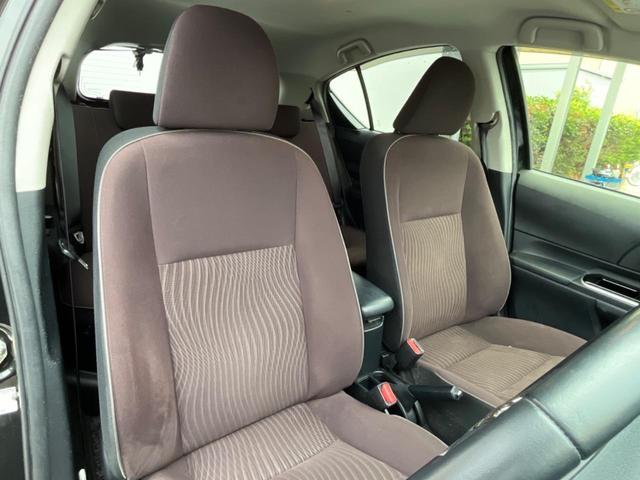 アクア Ｇ　禁煙車　純正ナビ　バックカメラ　ＥＴＣ　Ｂｌｕｅｔｏｏｔｈ　フルセグ　スマートキー　シートヒーター　ＬＥＤヘッドライト　クルーズコントロール　オートライト　革巻きステアリング（10枚目）