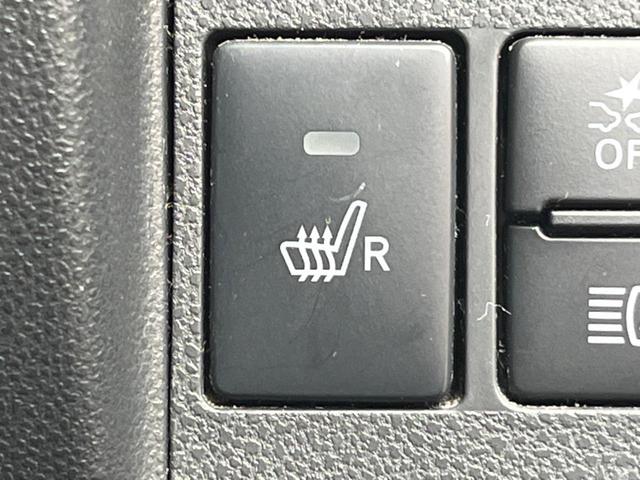 タント カスタムＸ　トップエディションＳＡＩＩＩ　電動スライドドア　純正ＳＤナビ　バックカメラ　衝突被害軽減システム　禁煙車　ハーフレザーシート　シートヒーター　スマートキー　ＬＥＤヘッド　オートハイビーム　オートライト　オートエアコン（7枚目）