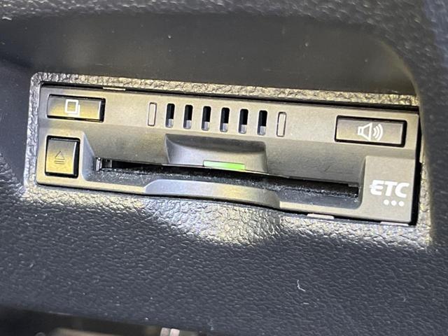 プリウス Ｓ　純正ＳＤナビ　バックカメラ　衝突被害軽減システム　レーダークルーズ　禁煙車　スマートキー　ＬＥＤヘッド　ビルトインＥＴＣ　オートライト　オートエアコン　純正１７インチアルミ　Ｂｌｕｅｔｏｏｔｈ　ＣＤ（6枚目）