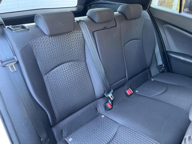 プリウス Ｓ　純正ＳＤナビ　バックカメラ　衝突被害軽減システム　レーダークルーズ　禁煙車　スマートキー　ＬＥＤヘッド　ビルトインＥＴＣ　オートライト　オートエアコン　純正１７インチアルミ　Ｂｌｕｅｔｏｏｔｈ　ＣＤ（10枚目）