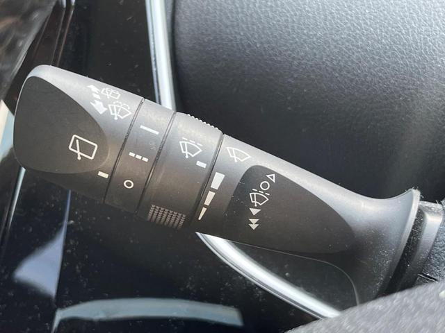 プリウス Ｓ　純正ＳＤナビ　バックカメラ　衝突被害軽減システム　レーダークルーズ　禁煙車　スマートキー　ＬＥＤヘッド　ビルトインＥＴＣ　オートライト　オートエアコン　純正１７インチアルミ　Ｂｌｕｅｔｏｏｔｈ　ＣＤ（22枚目）