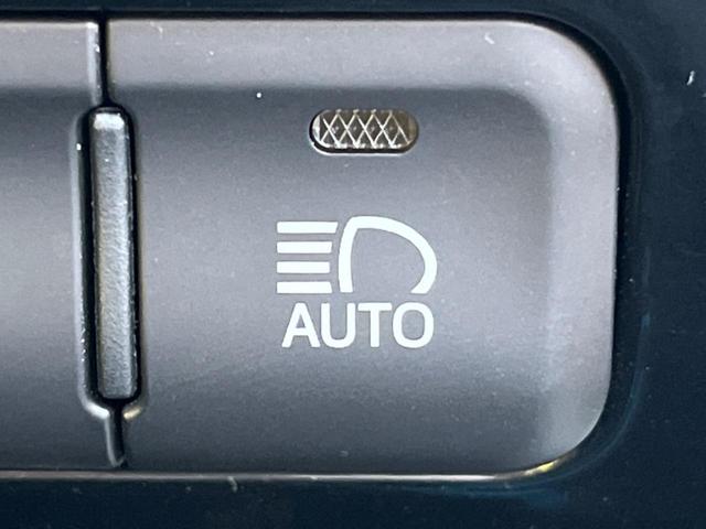 プリウス Ｓ　純正ＳＤナビ　バックカメラ　衝突被害軽減システム　レーダークルーズ　禁煙車　スマートキー　ＬＥＤヘッド　ビルトインＥＴＣ　オートライト　オートエアコン　純正１７インチアルミ　Ｂｌｕｅｔｏｏｔｈ　ＣＤ（29枚目）