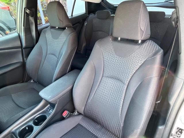 プリウス Ｓ　純正ＳＤナビ　バックカメラ　衝突被害軽減システム　レーダークルーズ　禁煙車　スマートキー　ＬＥＤヘッド　ビルトインＥＴＣ　オートライト　オートエアコン　純正１７インチアルミ　Ｂｌｕｅｔｏｏｔｈ　ＣＤ（38枚目）