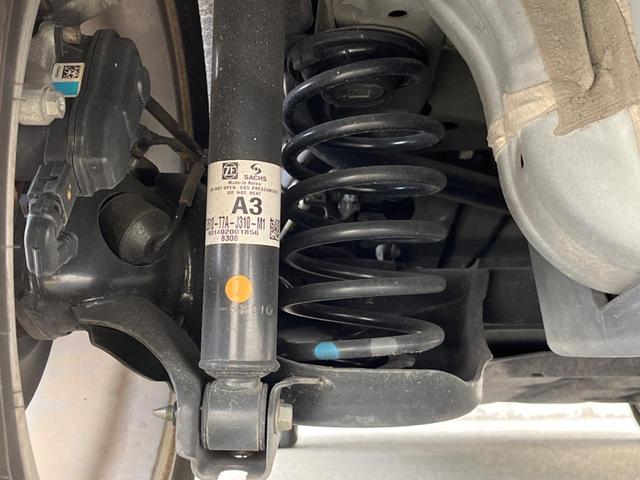 ヴェゼル ハイブリッドＺ・ホンダセンシング　純正ＳＤナビ　バックカメラ　衝突被害軽減システム　レーダークルーズ　禁煙車　ハーフレザーシート　コーナーセンサー　スマートキー　ＬＥＤヘッド　ビルトインＥＴＣ　車線逸脱警報　オートライト（21枚目）